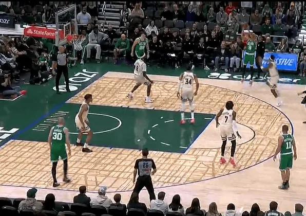 yl23455 永利-怀特接球三分再中，凯尔特人领先雄鹿到22分分差