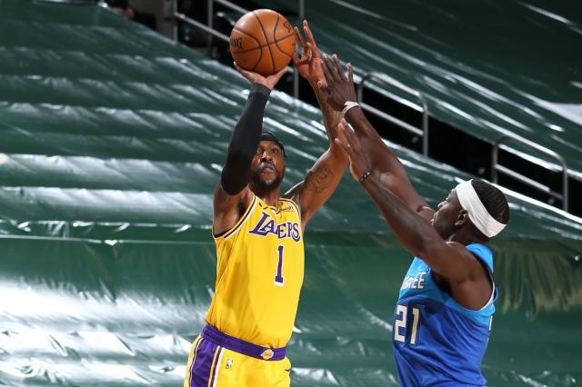 yl23455 永利-赛季三分命中率联盟第三！湖人球迷终于不再嘘他